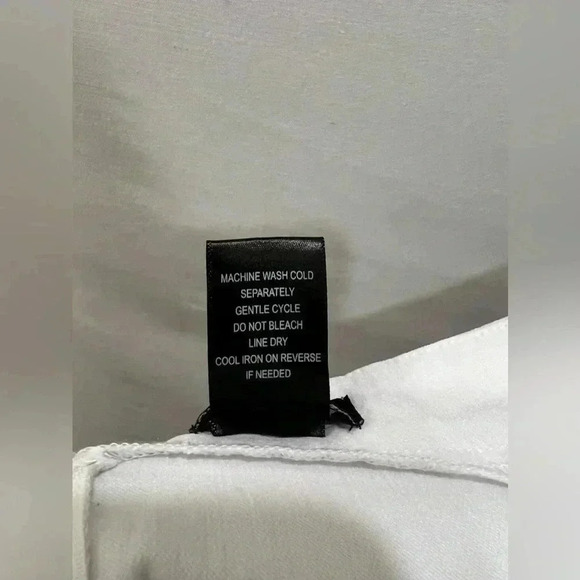 White Pencil Skirt Size Small​​ - Picture 8 of 8